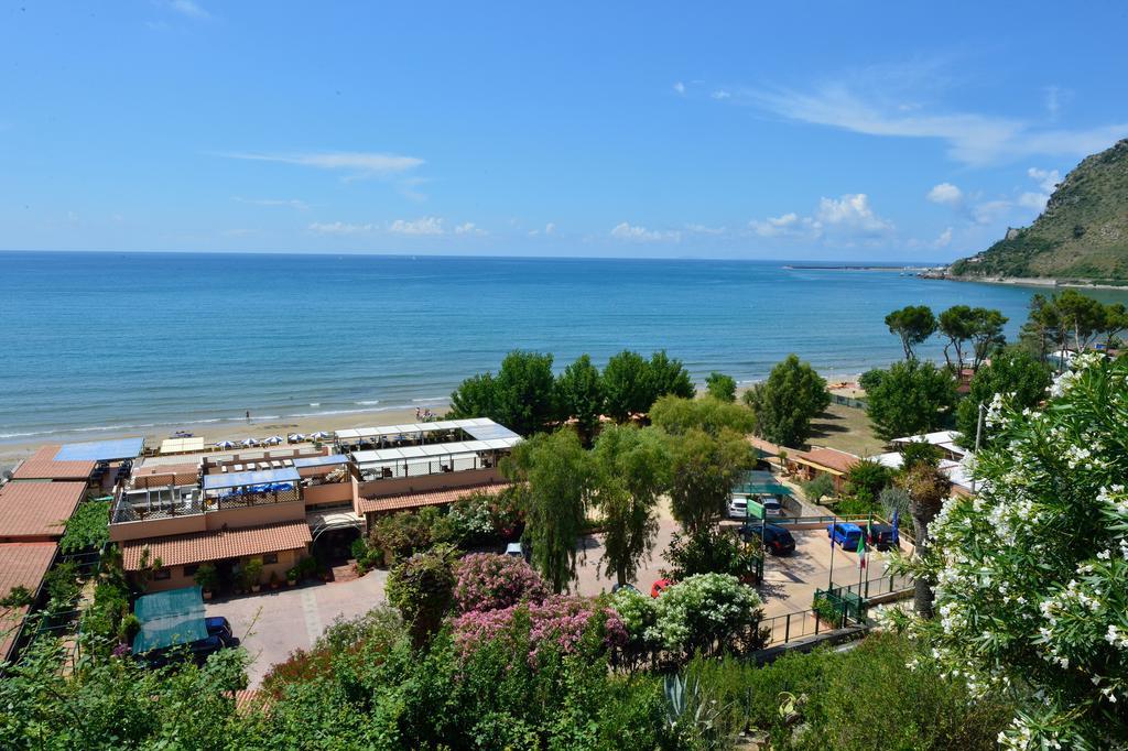 Hotel Acquasanta Terracina Exterior photo