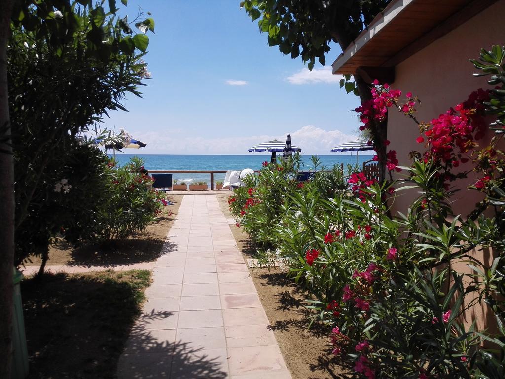 Hotel Acquasanta Terracina Exterior photo
