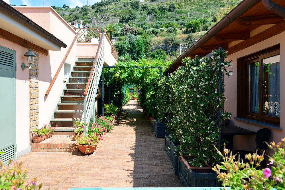 Hotel Acquasanta Terracina Exterior photo