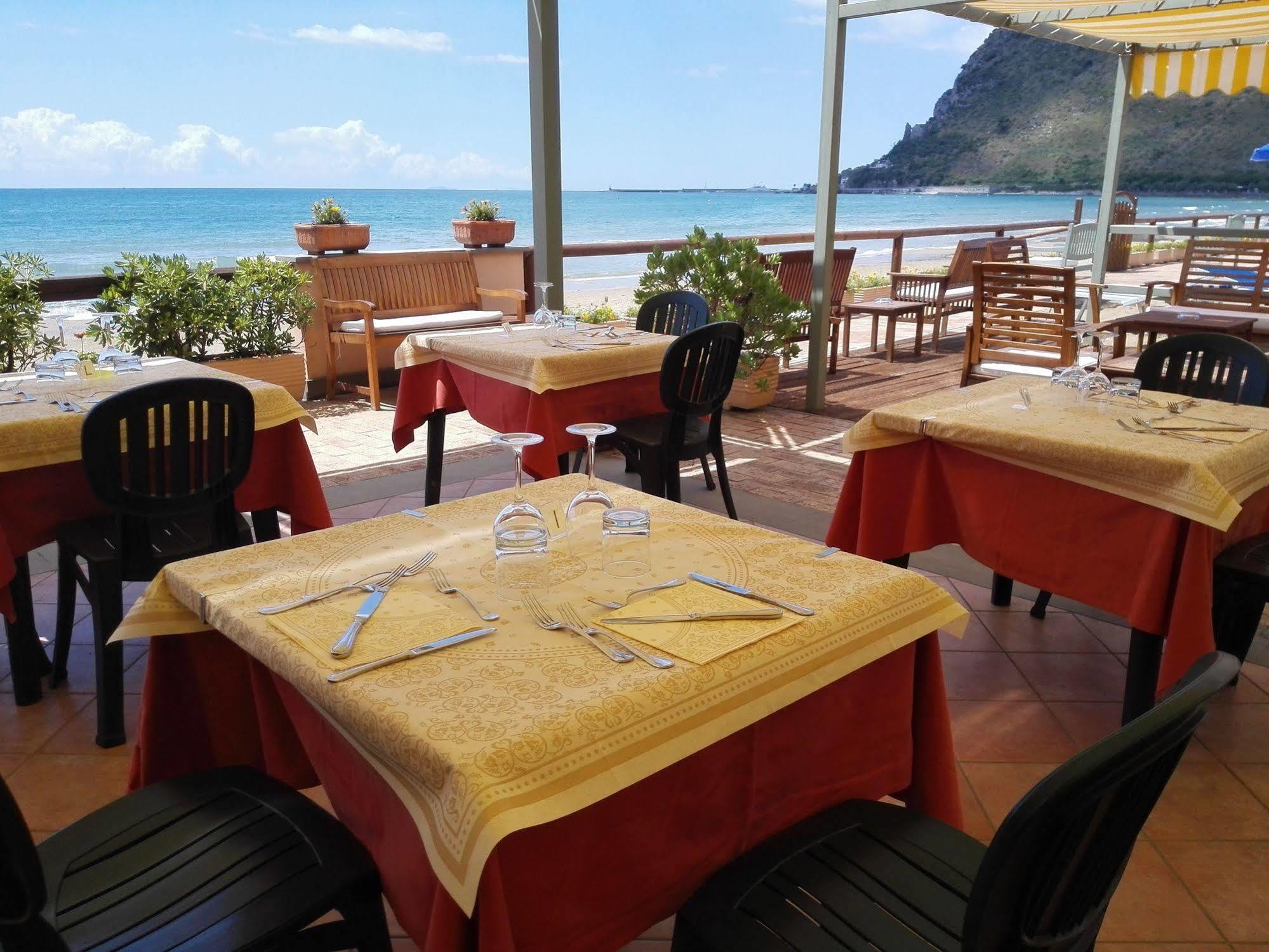 Hotel Acquasanta Terracina Exterior photo