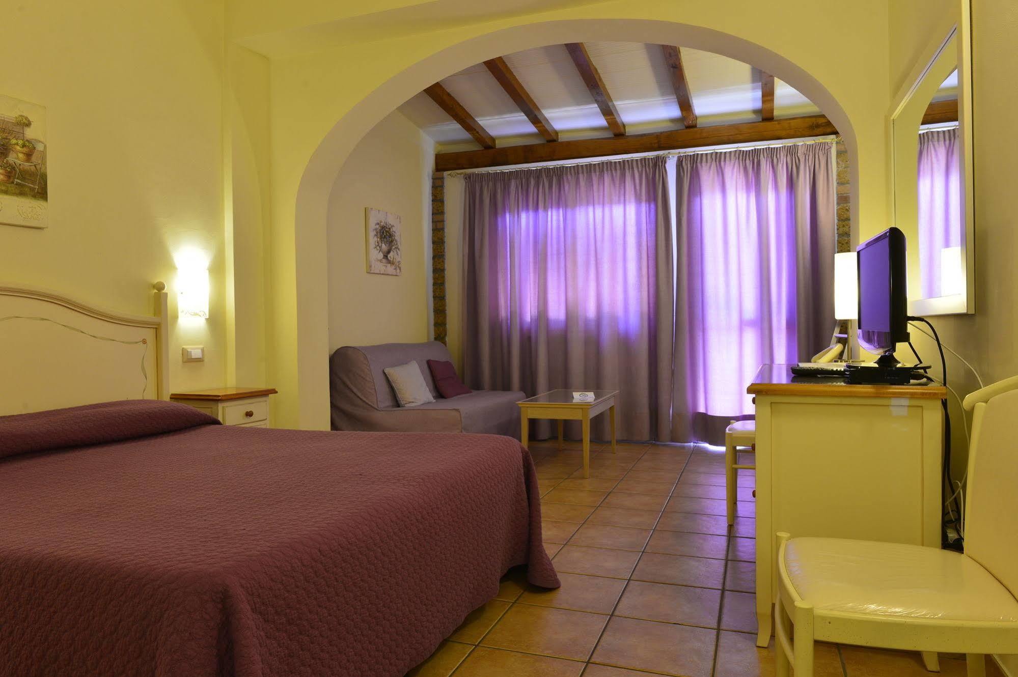 Hotel Acquasanta Terracina Exterior photo