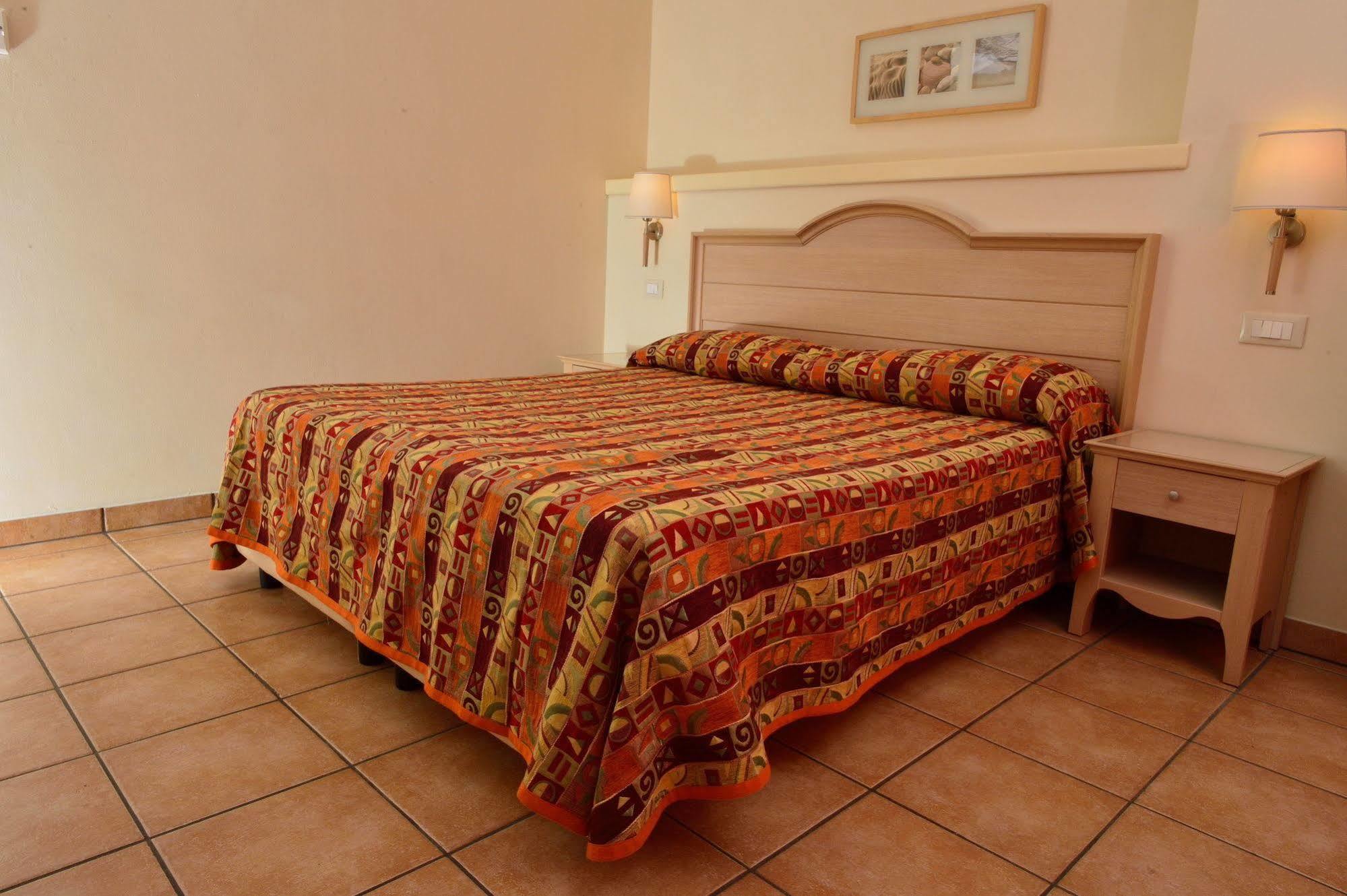 Hotel Acquasanta Terracina Exterior photo